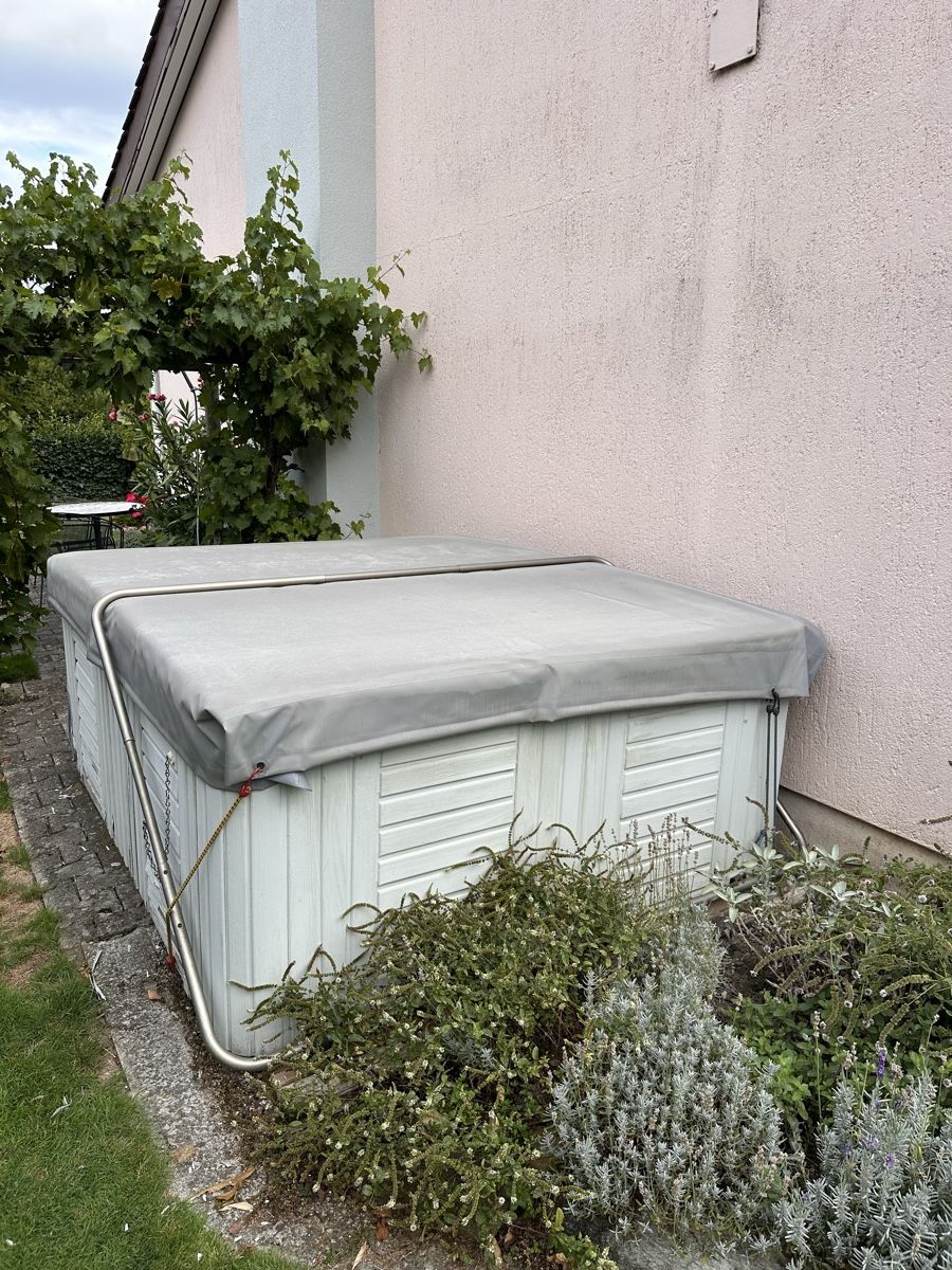 Whirlpool: Sprudelbab Jacuzzi – Gebraucht aus würenlos von Ggolfer 1