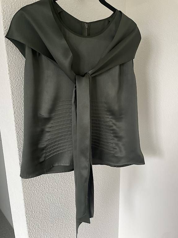 Tops: Morgan Le Fay, Seidentop Gr L – Neu (gemäss Beschreibung) aus Kilchberg ZH von familiy 1