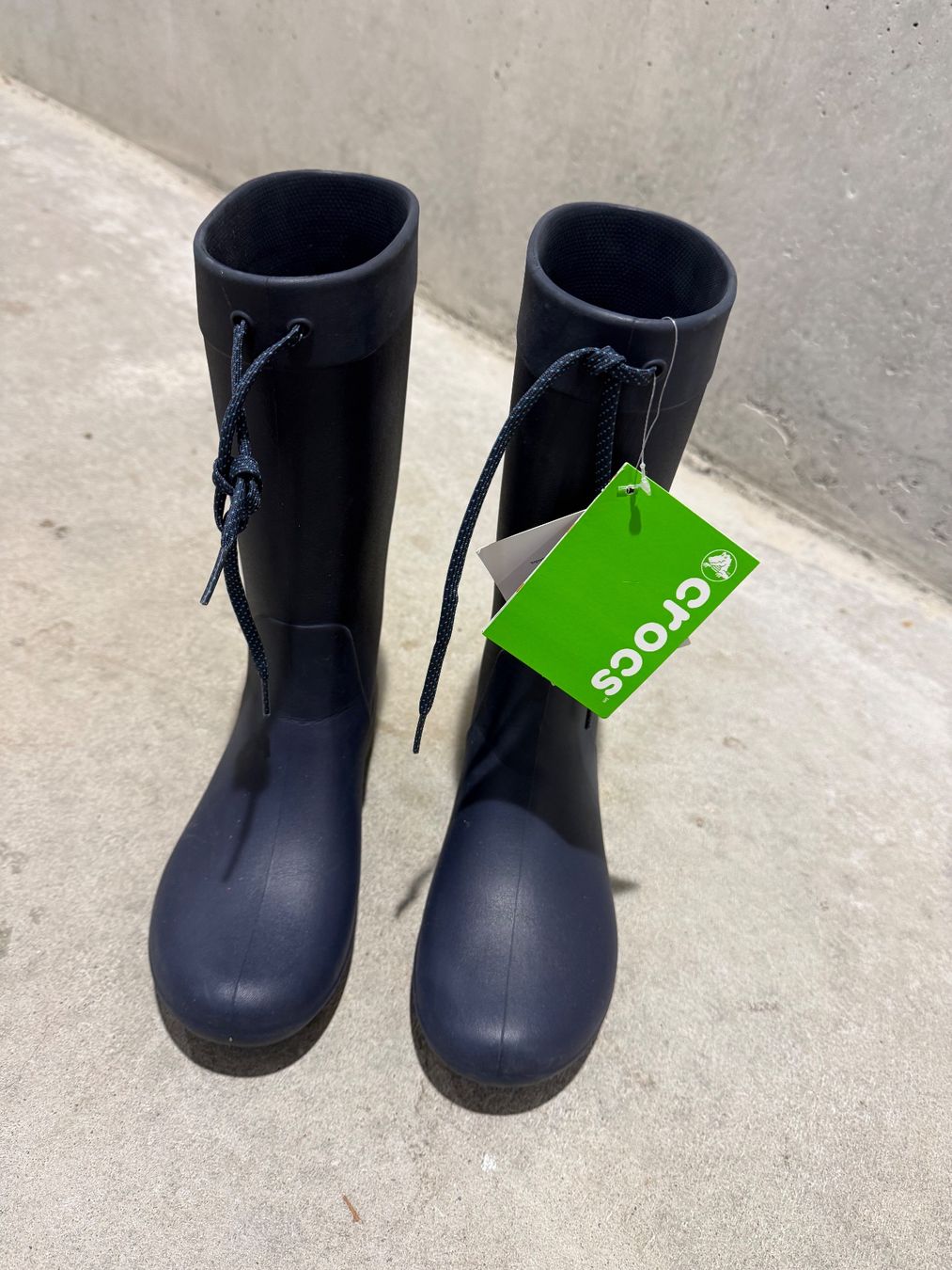 Crocs Scarpe da uomo: Crocs Gummistiefel Gr. 36 – Nuovo e nell'imballaggio originale da Worblaufen venduto da Savanne05