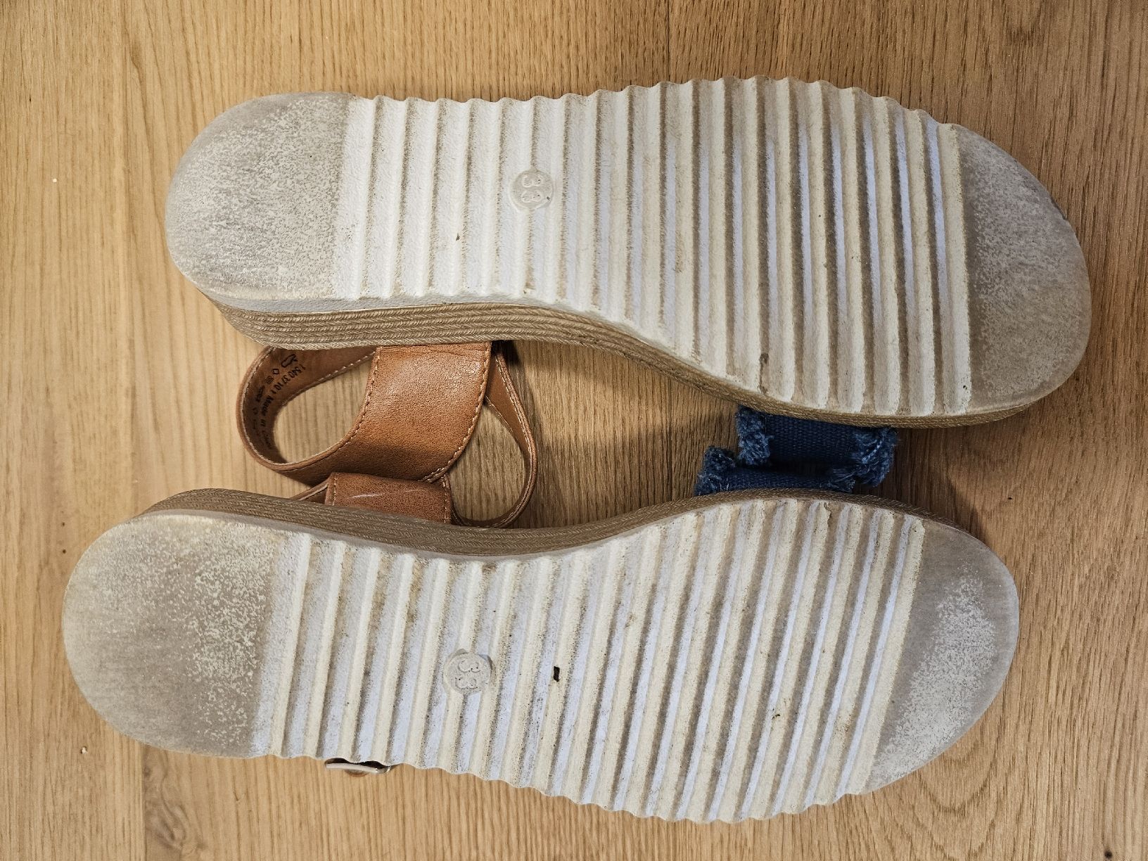 Esprit Chaussures filles: Sandalen Esprit blau braun Grösse 33  – D'occasion à Richterswil par kajahnig 2