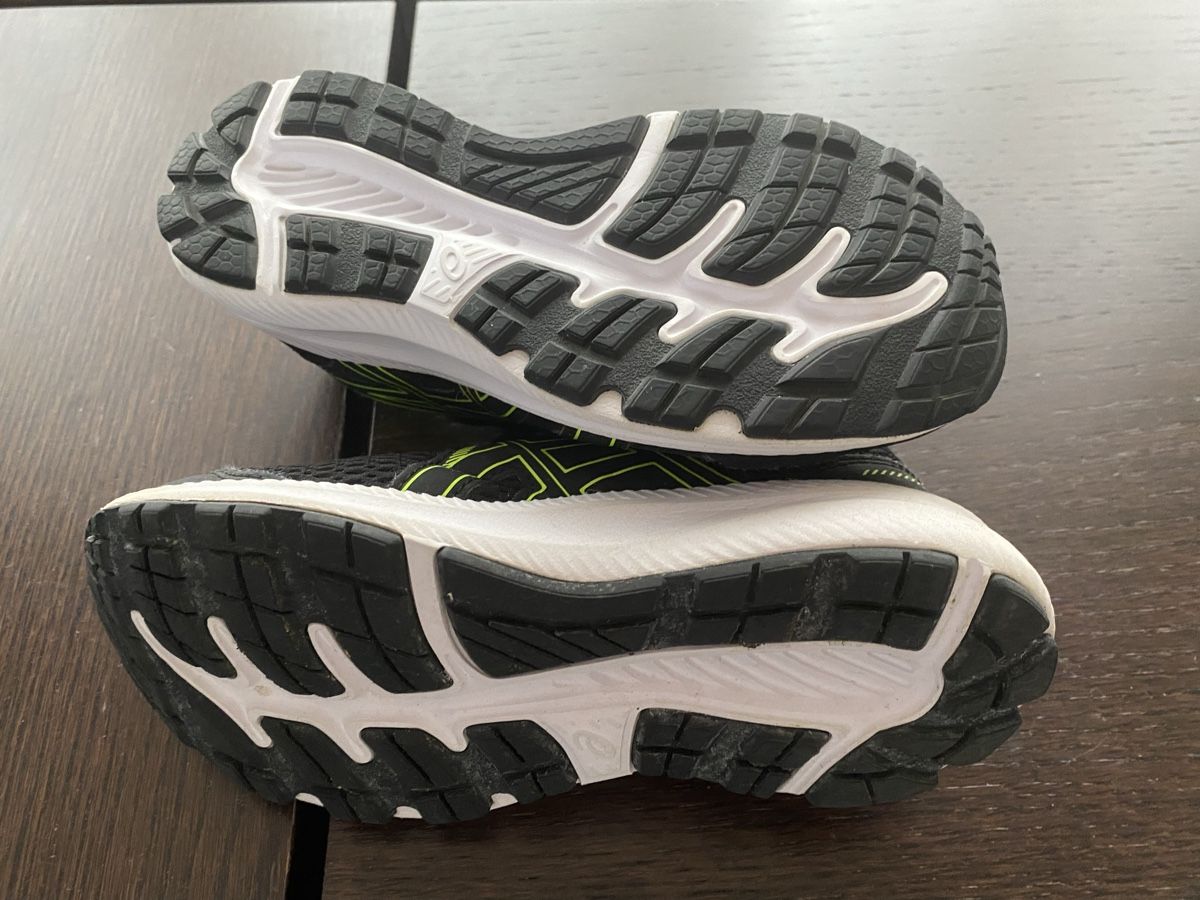 Asics Schuhe für Jungen: Hallensportschuhe – Gebraucht aus Alten von y.uebele