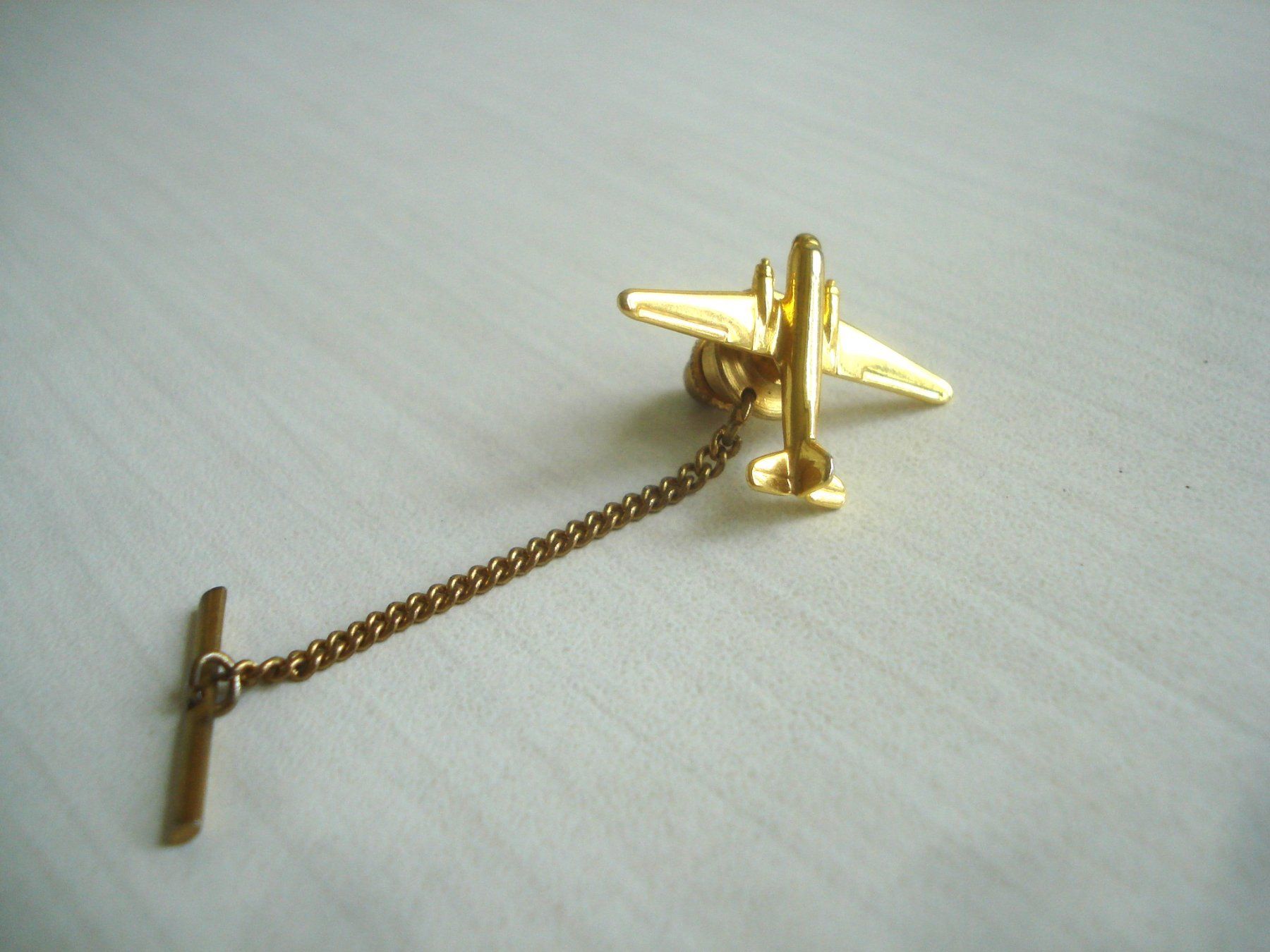 Swiss Plaketten & Abzeichen: Douglas DC 3 Pin Anstecker vergoldet – Gebraucht aus Urdorf von Tinplate01 2
