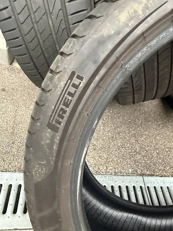 Pirelli Pneus & Kompletträder: Pirelli Sommerreifen 235/40 R19 – Gebraucht aus Dübendorf von jantar1985 3