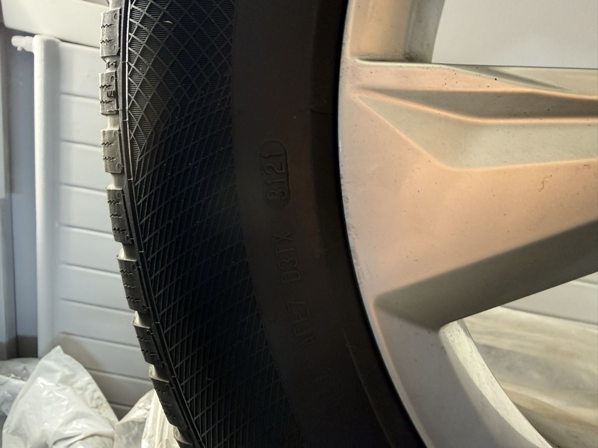 Pneumatici & Ruote complete: 2017-2024 Audi Q5 Original Winterräder  – Usato da Root venduto da Kevin_Leandro 5