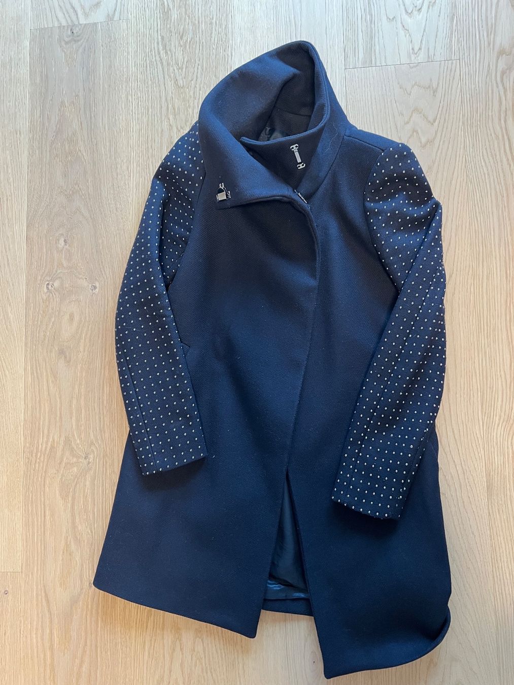 Zara Cappotti: Wollmantel von ZARA Gr. XS – Usato da Ennetbaden venduto da Katiusia