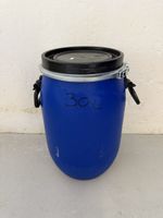 30L blaues Kunststoff-Fass mit Deckel und Spannring