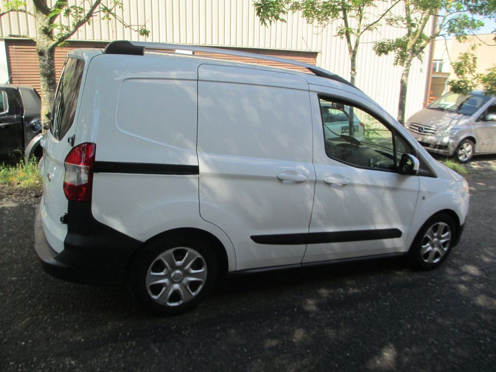 Ford-Courier 1
