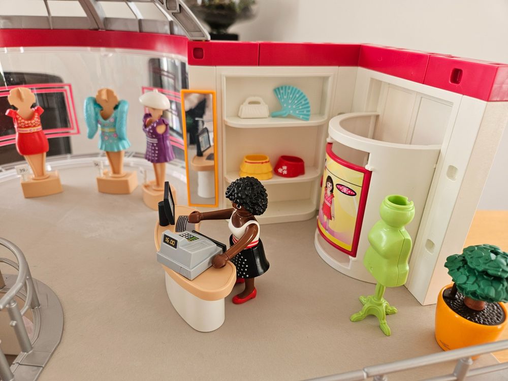 Playmobil Schwangere Mit Mutter Und Baby, CHF 8.00 (Gebraucht) In Thalwil Für CHF 8 – Mit