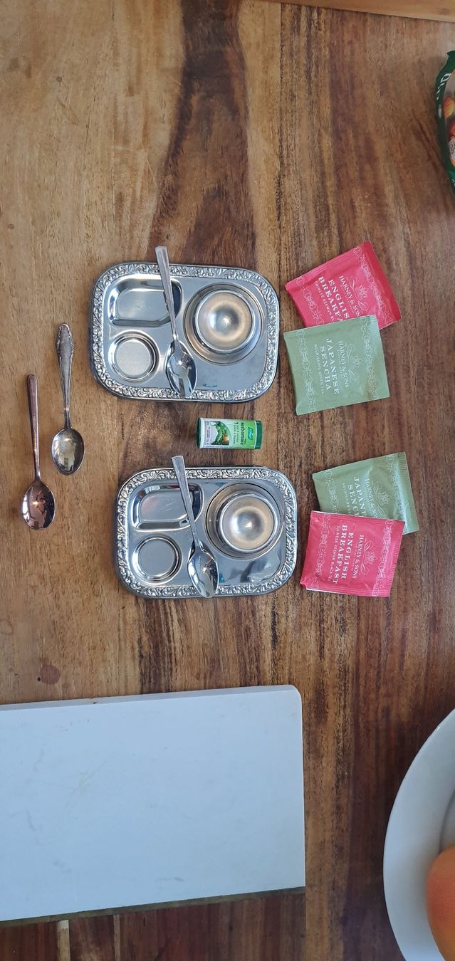 Set di piatti: Eierbecher mit Löffeln und Tablett, breakfast evergreen, oef – Usato da Zollikerberg venduto da Nice_Name 2