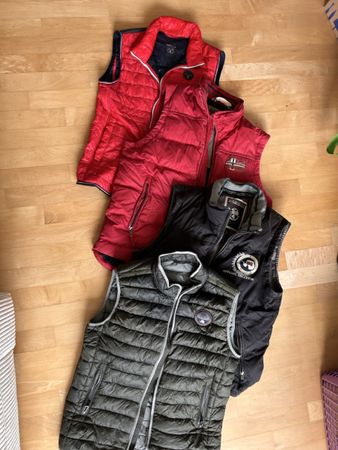 4 Westen Daunenweste Kleiderpaket Herren Napapijri