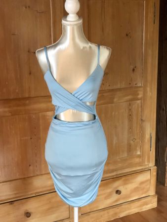 Hübsches bauchfreies Trägerkleid Gr. 34