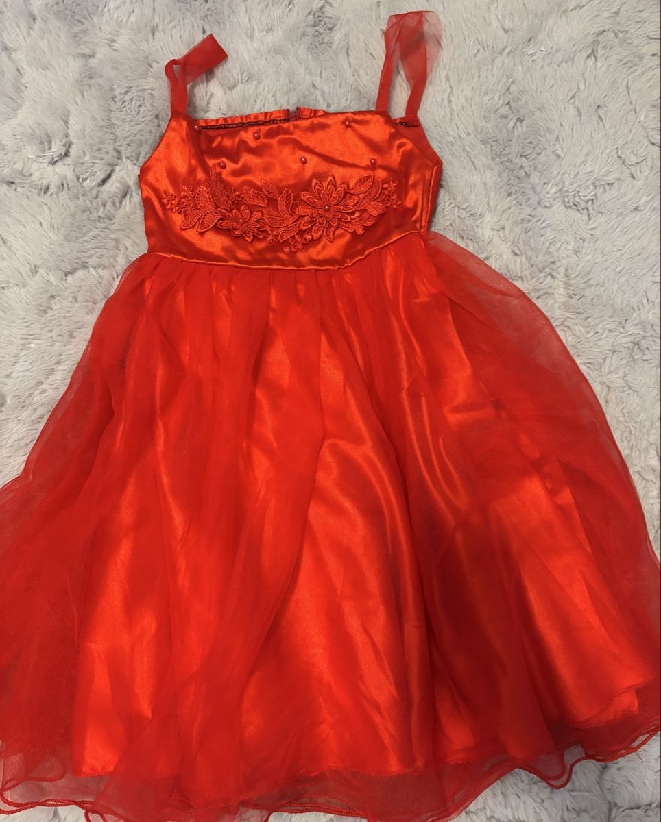 Vestiti & Gonne: Abito elegante / 140 – Usato da Agno venduto da san_f9yc 1