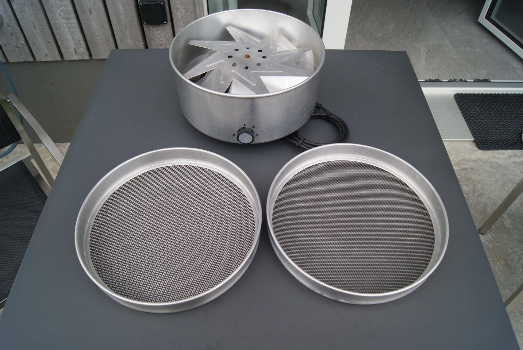 Appareils de cuisine: Dörrautomat Silber gebraucht – D'occasion à Buus par Zwuckel61 6