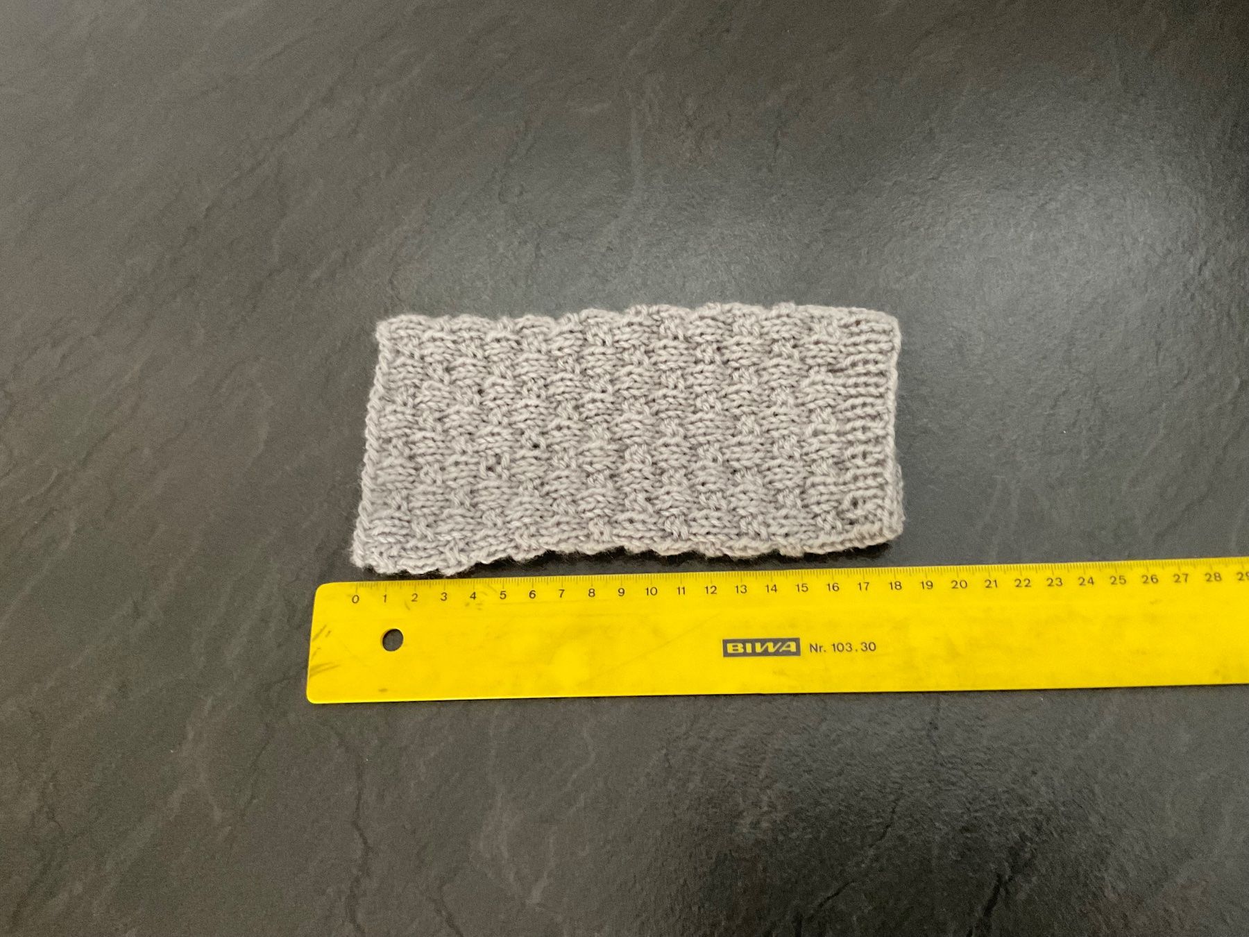 Guanti & manicotti: Handgestrickte Pulswärmer - Amedisli grau – Nuovo (secondo la descrizione) da Wetzikon ZH venduto da FeeF 1