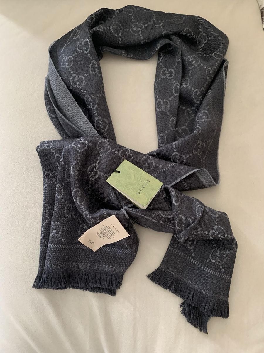 Gucci Schals: Gucci Schal  – Neu (gemäss Beschreibung) aus Bergdietikon von zor_856j