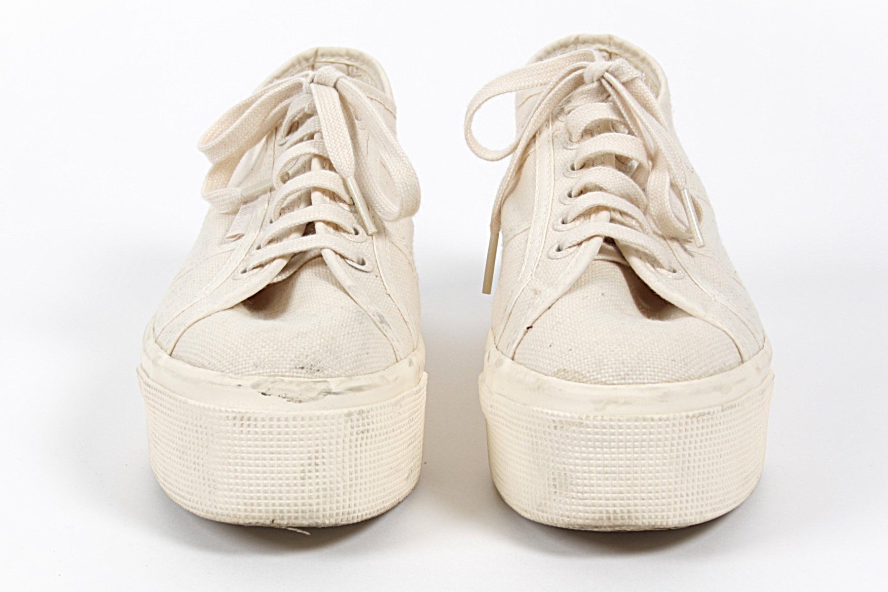 Superga Damenschuhe: SUPERGA Schuhe créme – Gebraucht aus Zollikofen von Restwert_Zollikofen