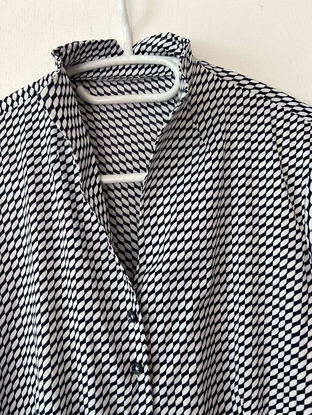 Camicette: Damen Bluse, Gr. M, schwarz-weiss – Usato da Ruggell venduto da Malbuntiger01