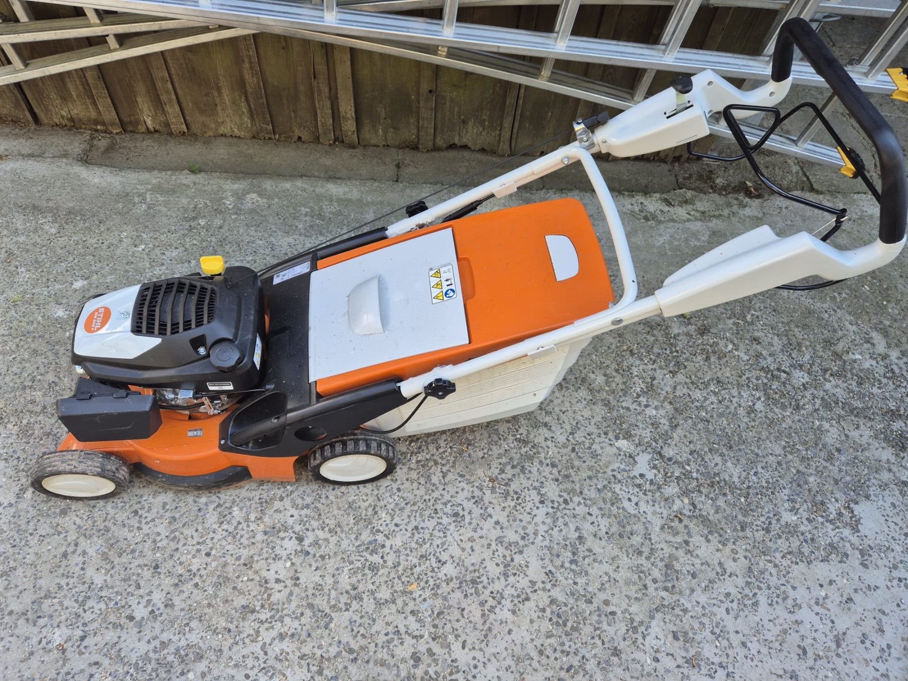 Stihl Tondeuses à gazon: Rasenmäher Stihl – D'occasion à Adligenswil par Gouaches