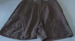 Shorts und Cropped / Trägertop in Schwarz