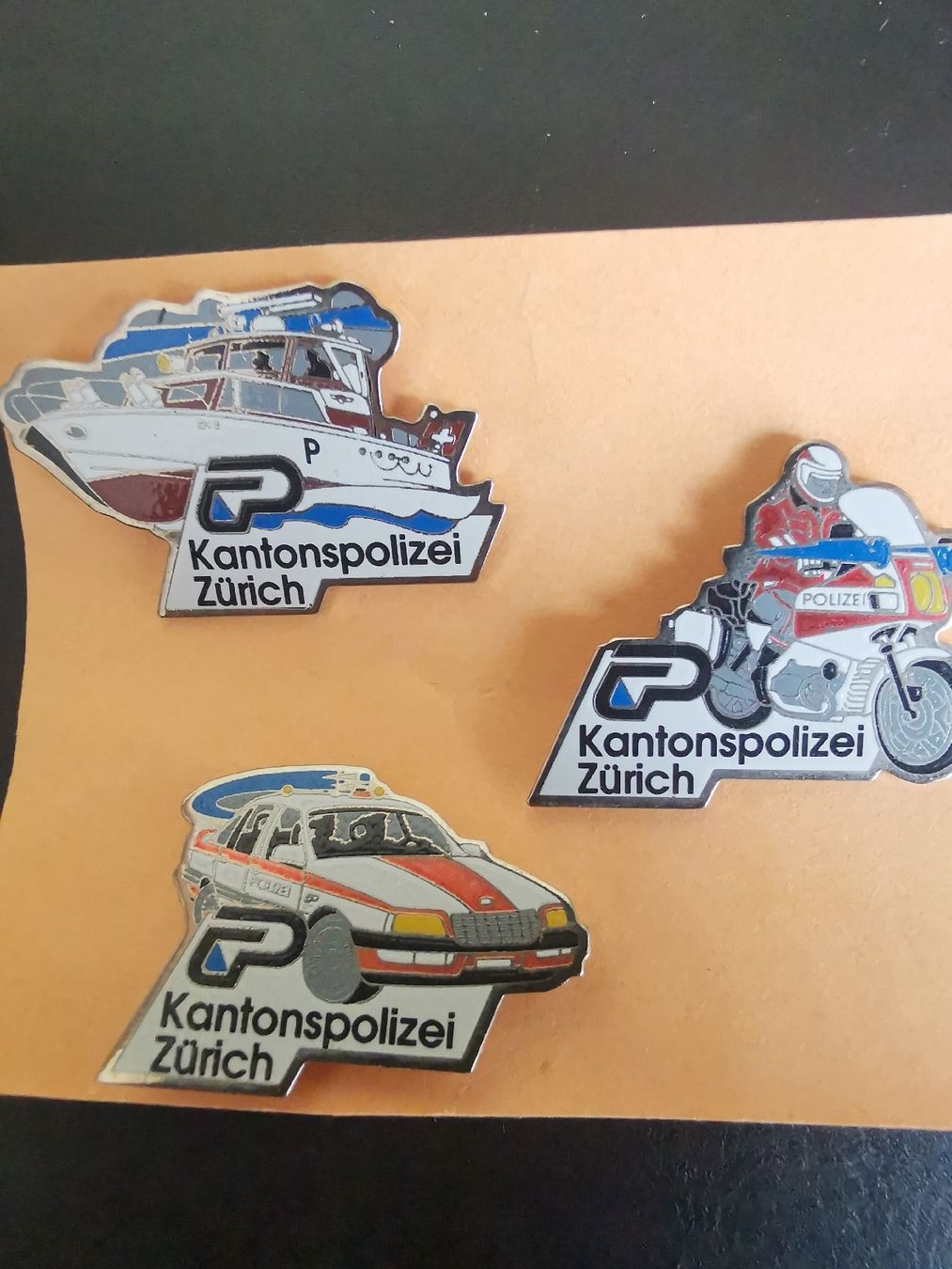 Plaketten & Abzeichen: Pin 3 Stück Kantonspolizei Zürich – Gebraucht aus Egg b. Zürich von Pronsch