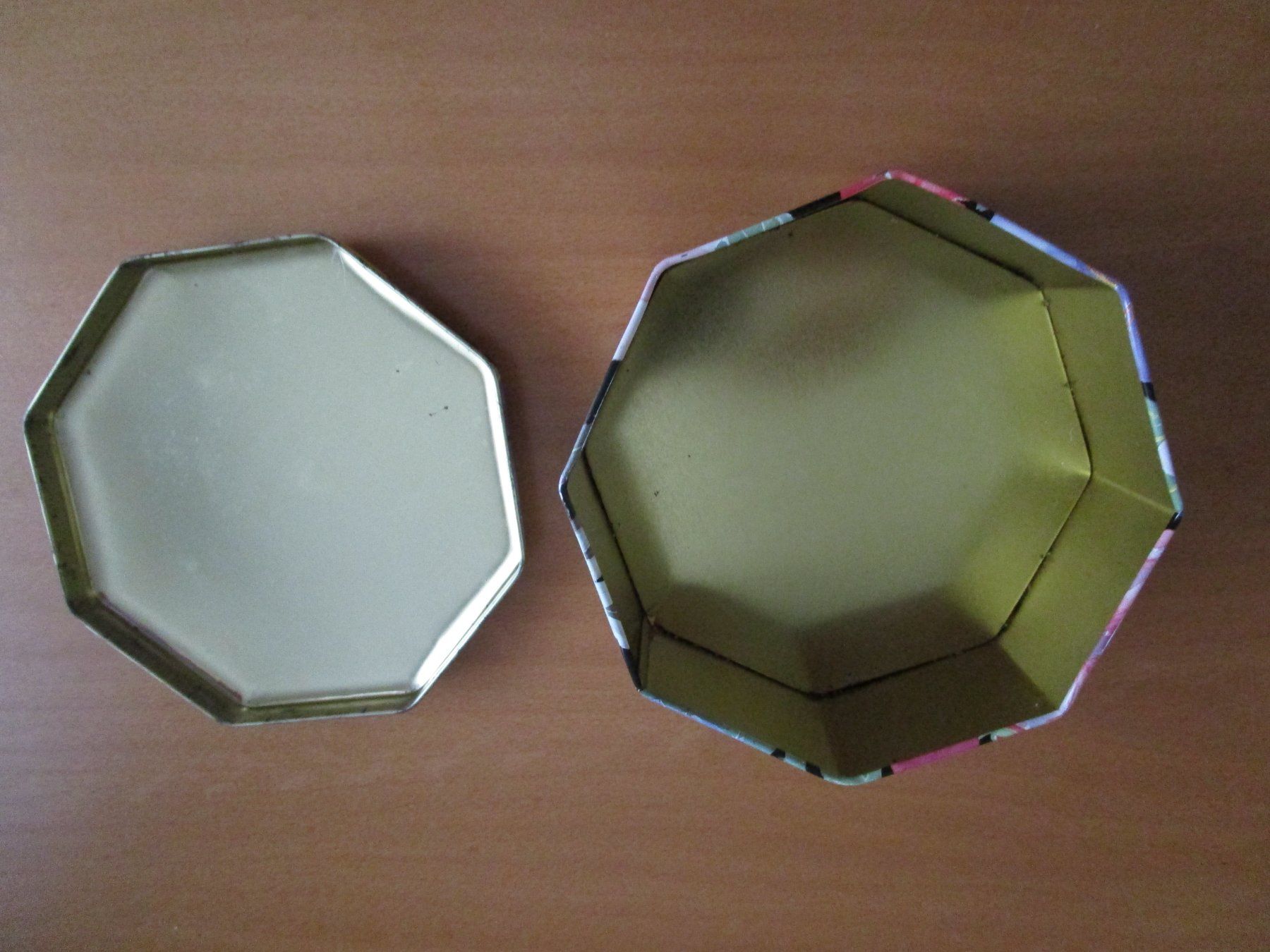 Sonstige Dekorationen & Accessoires: Schachtel mit Blümchen – Gebraucht aus Langenthal von majarose 1