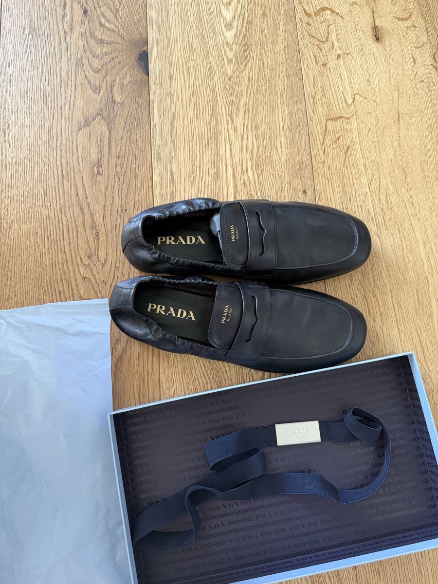 Prada Scarpe da donna: Prada Shuffle Antikleder-Loafer, Grösse 39 – Nuovo e nell'imballaggio originale da Allschwil venduto da adrke