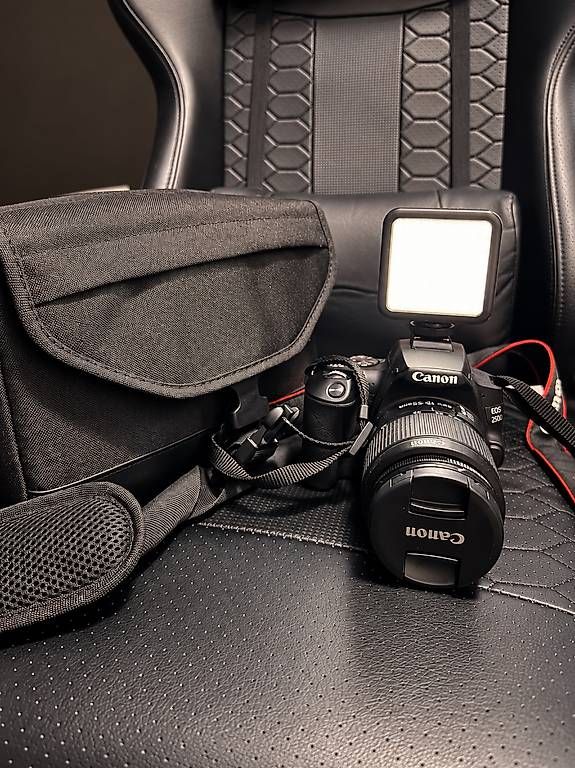 Fotocamera: Canon EOS 250D + objectif + accessoires  – Usato da Carouge GE venduto da cri_g8nj 2