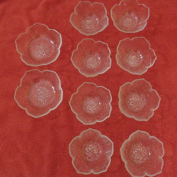 SCHÖNE LOTUS GLAS SCHALEN 8 + 2 STCK. Kaufen auf Ricardo