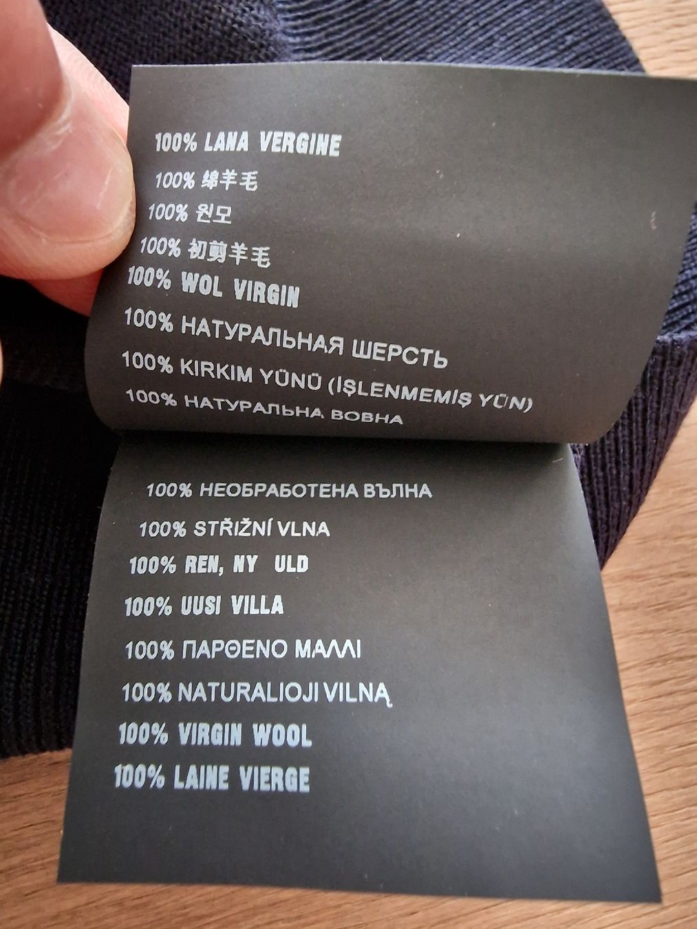 Prada Pulls & Sweat-shirts: PRADA Pullover V-Ausschnitt dunkelblau Grösse 50 – D'occasion à Allenwinden par Babo2 5
