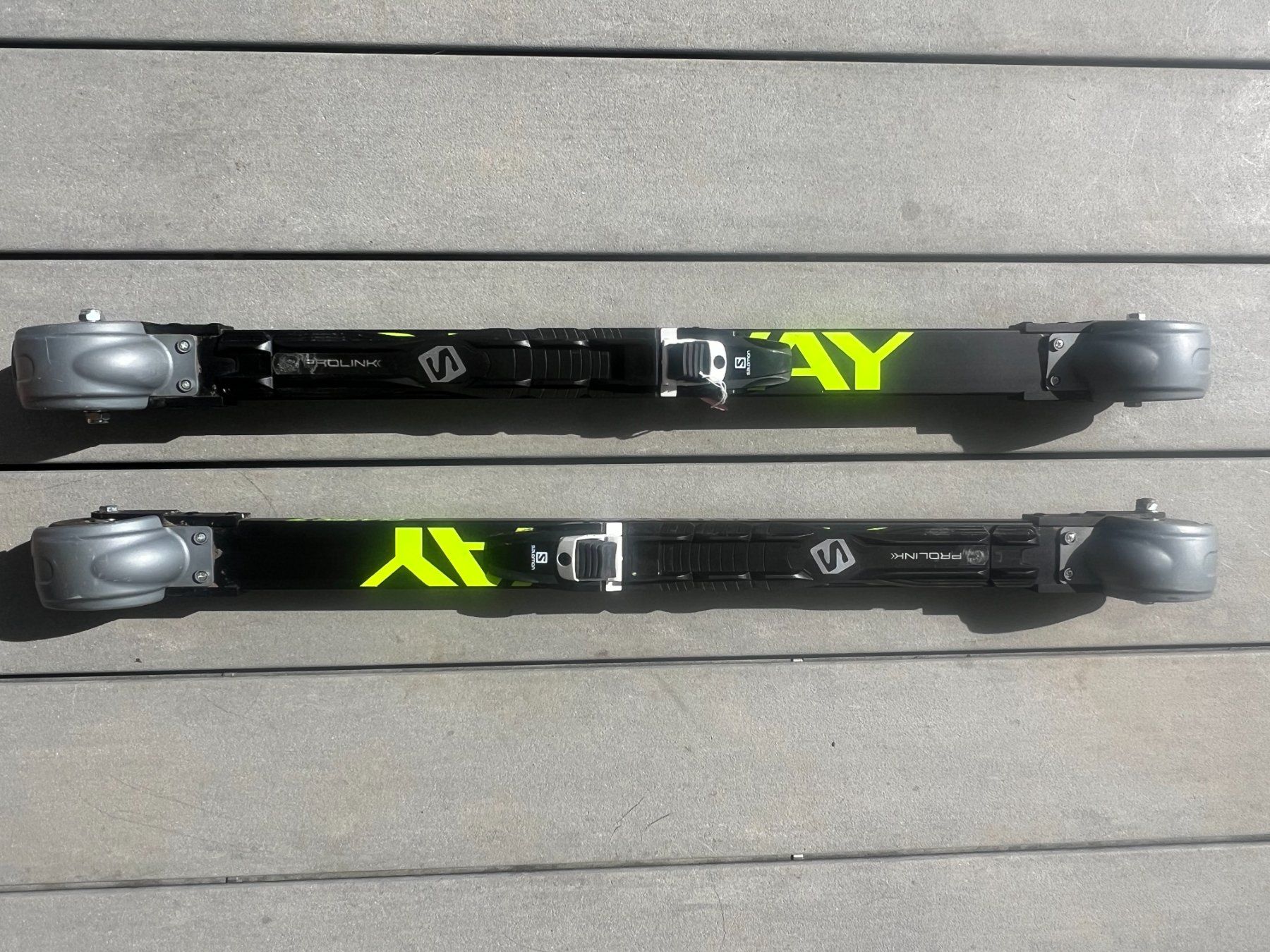 Sci: Set ski roues, bâtons et chaussures – Usato da Vuadens venduto da Sophie81 1
