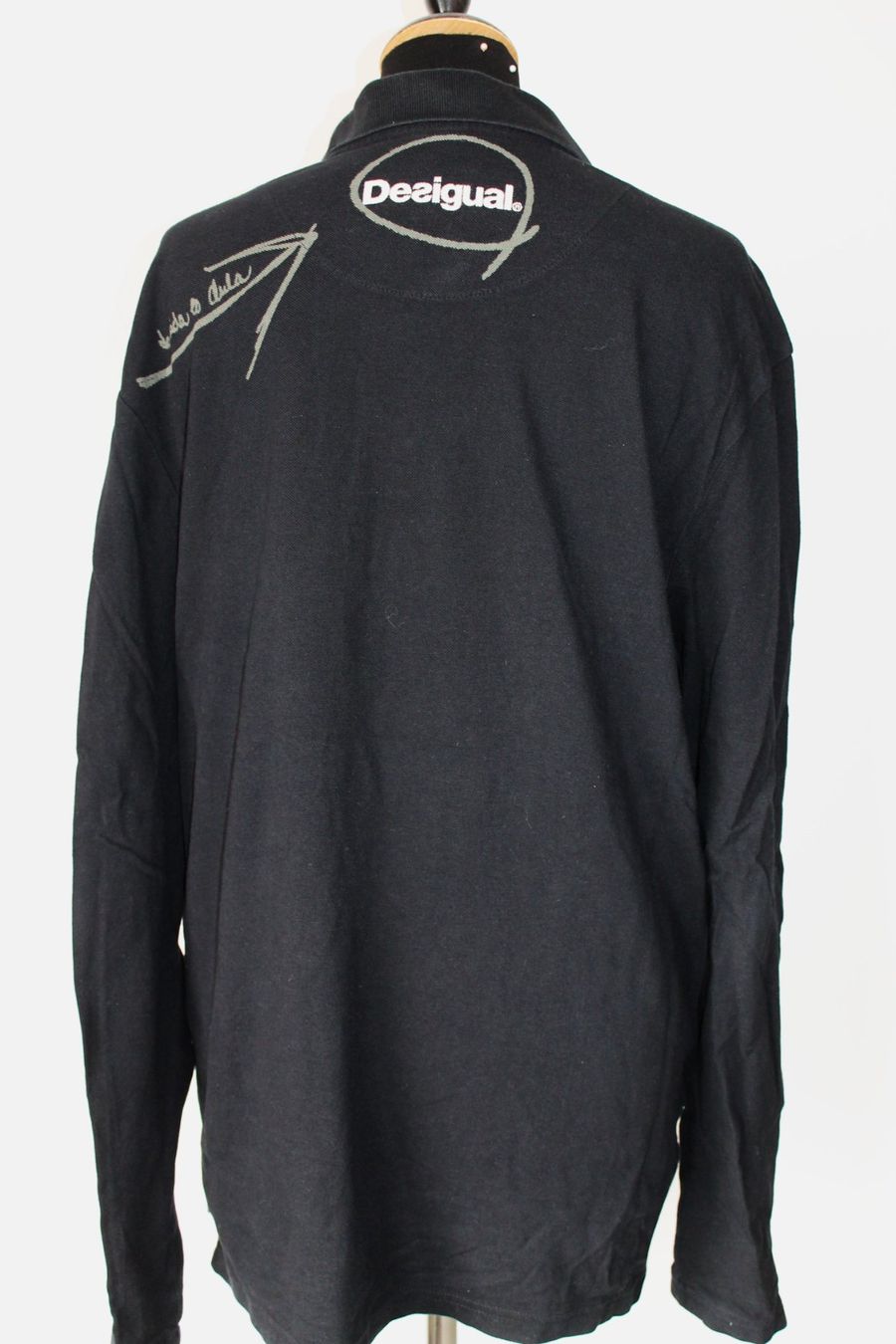 Desigual Pullover & Sweatshirts: Sweatshirt DESIGUAL taille XL – Gebraucht aus Chez-le-Bart von jasse 1