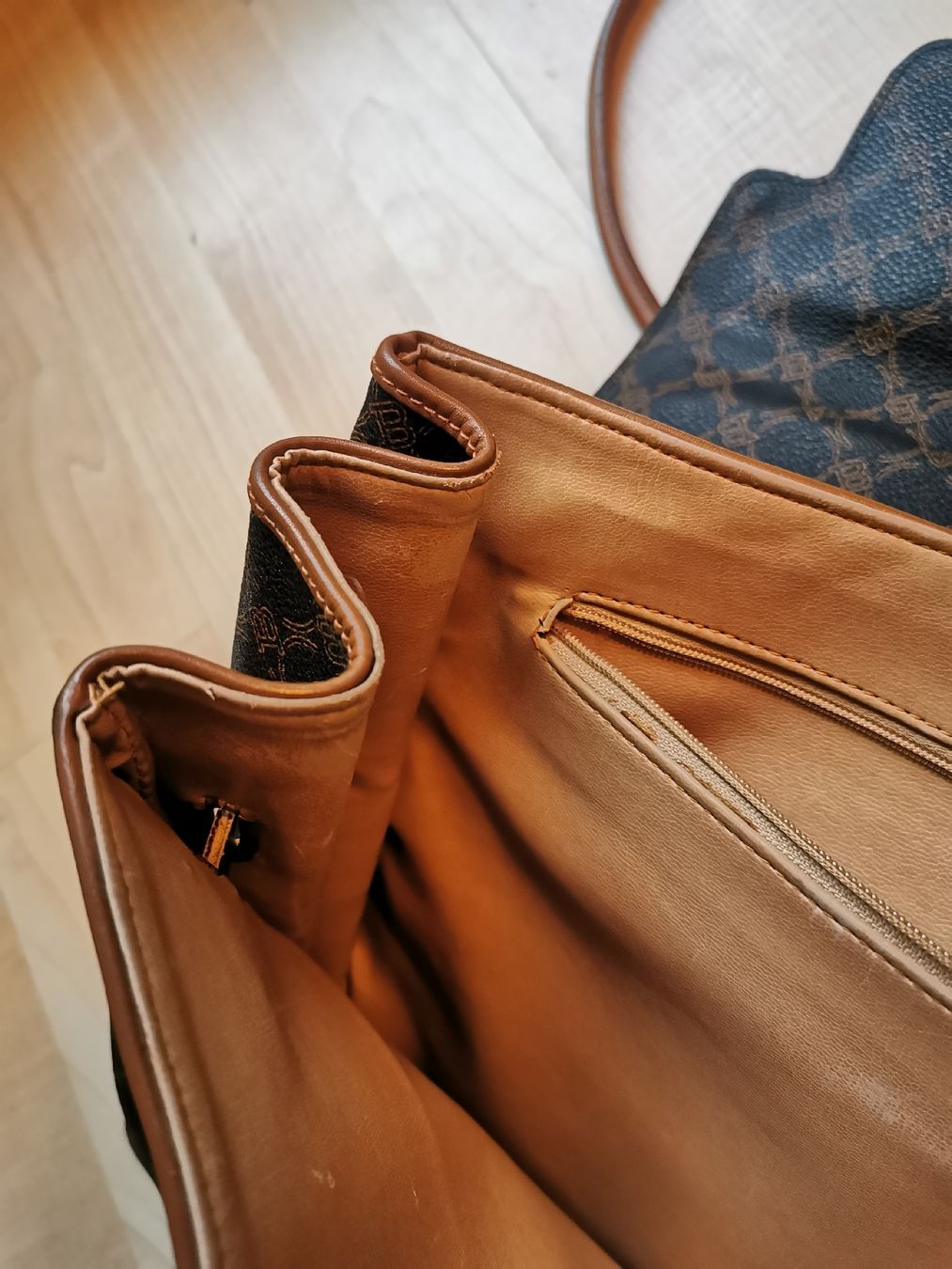 Bally Borse: wunderschöne grosse Vintage Bally Henkeltasche Leder – Usato da Zürich venduto da Hibiskus3 4