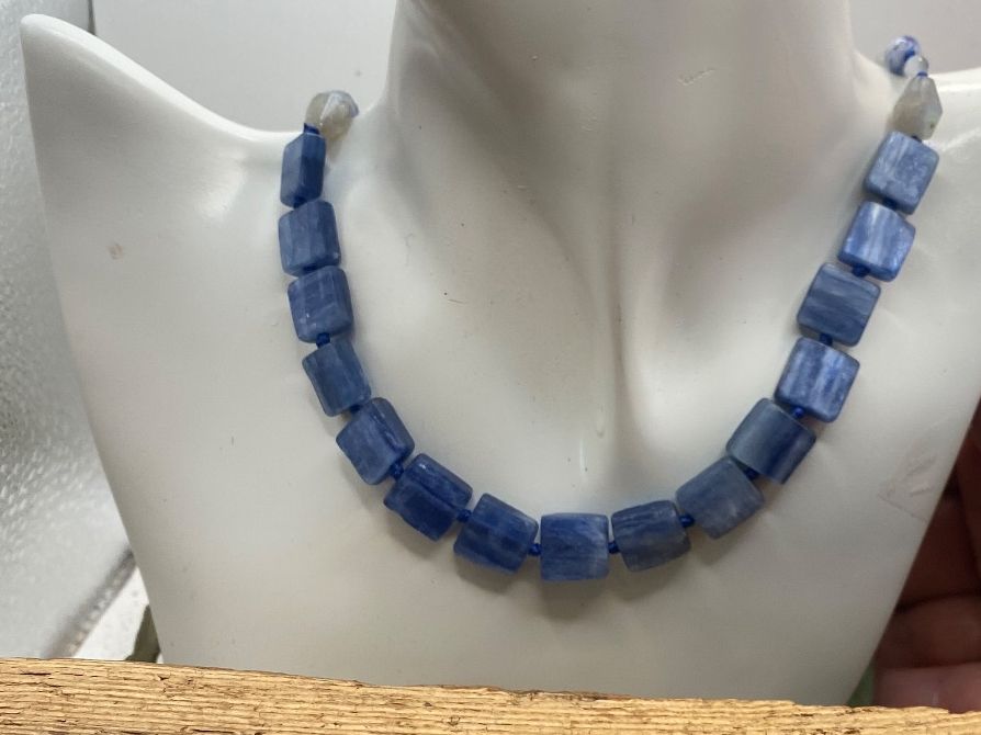 Ketten: Collier Kyanit Sodalith und Kristallen – Neu (gemäss Beschreibung) aus Luzern von S.Kern01 2