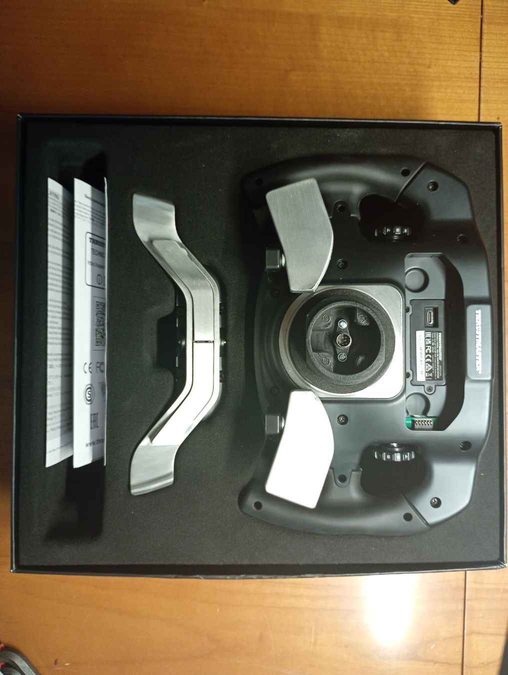 Thrustmaster Controller: Thrustmaster Ferrari SF1000 Edition – Usato da Genève venduto da Cg9000 1
