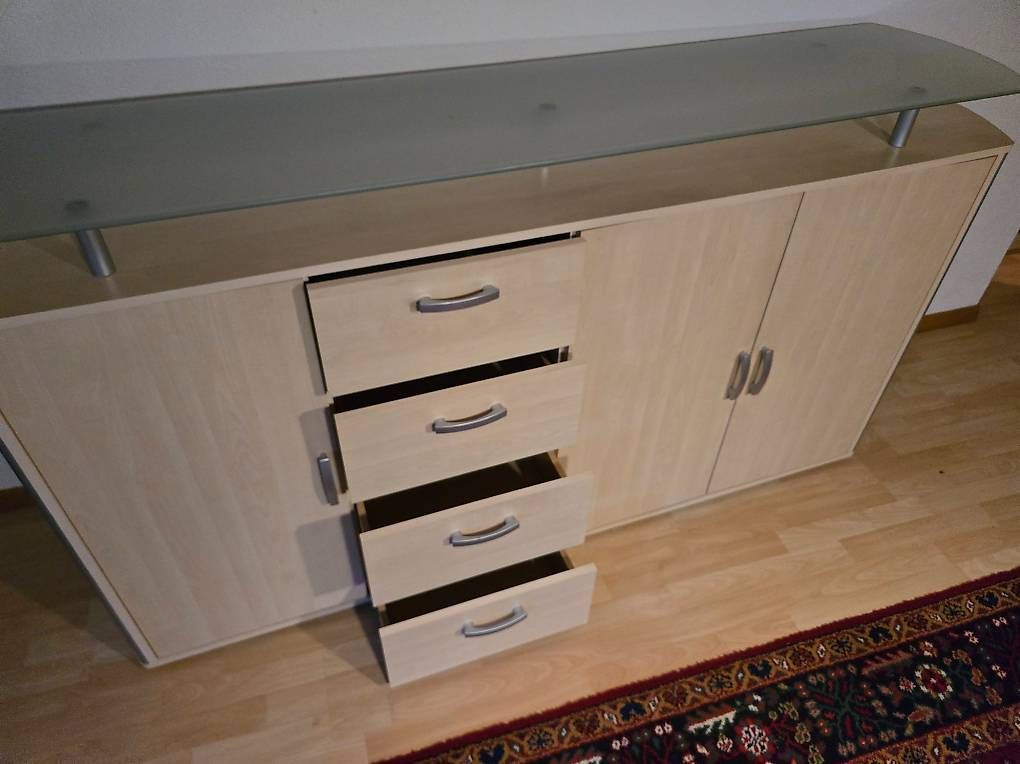 Cassettiere: Kommode Sideboard mit Glasplatte helle Holzoptik 4 Schubl... – Usato da ramiswil venduto da saboli01