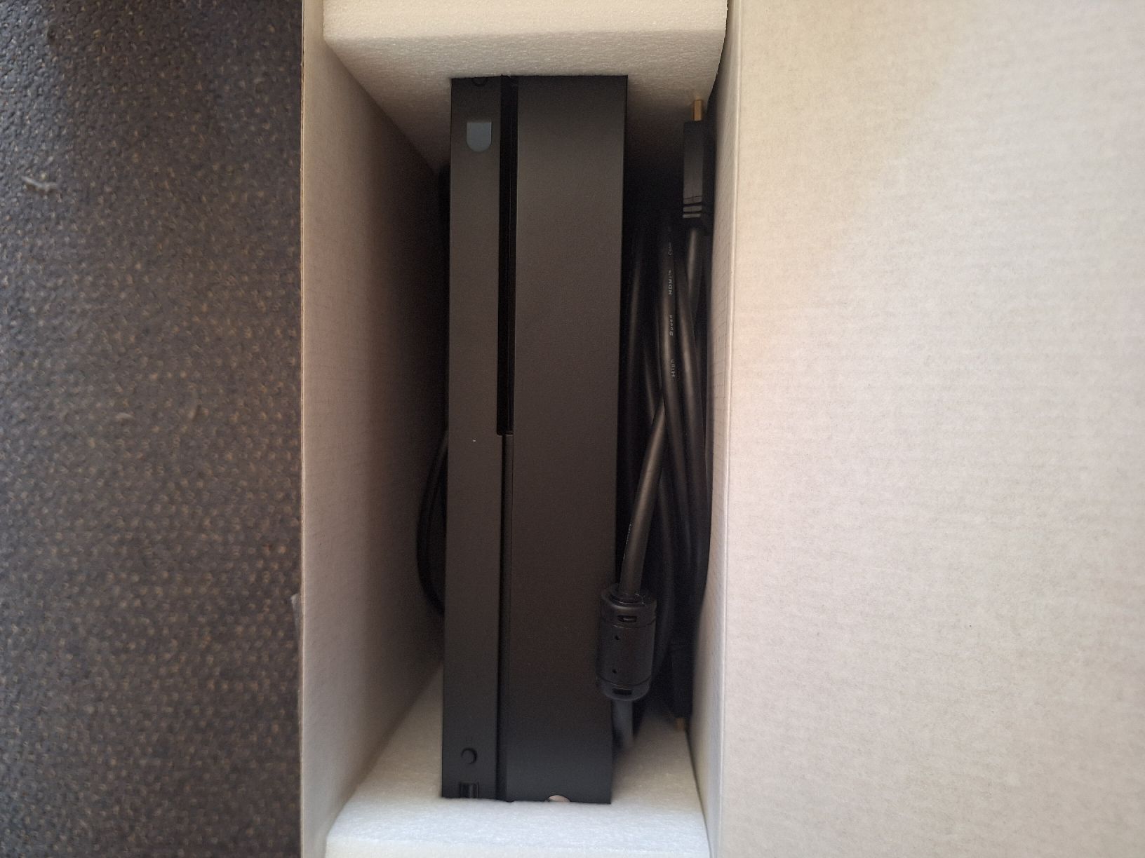 Microsoft Console: Xbox One X Mit 6 Rennspielen – Usato da Stansstad venduto da saschaz88 1