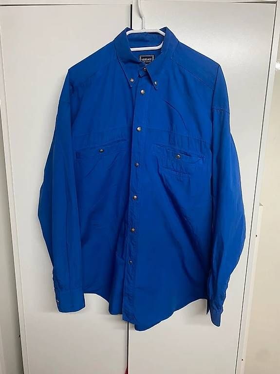 Camicie: Versace Hemd Marinblau L  – Usato da Wädenswil venduto da Preppy