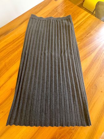 Rock NILE grau Grösse S Falten gestrickt wie NEU
