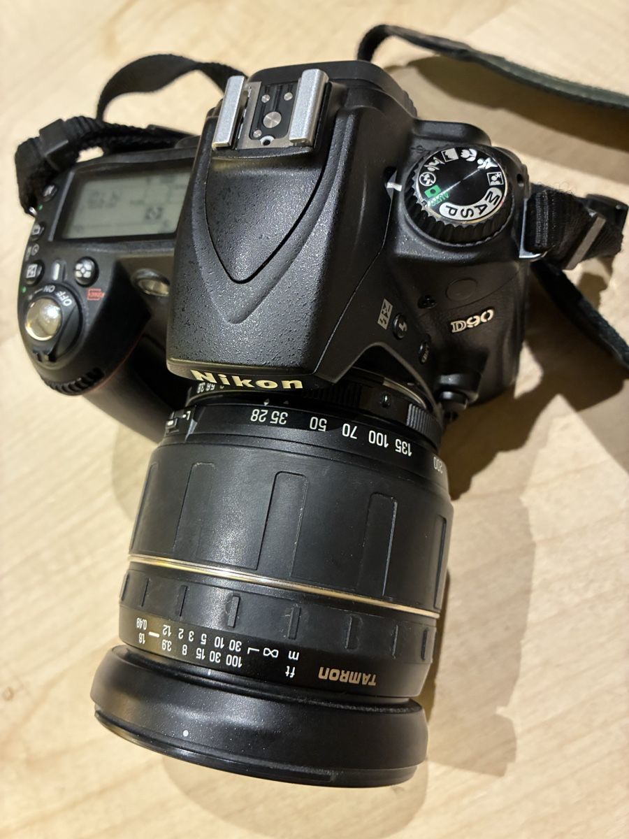 Nikon Fotocamera: Nikon D90 mit tollem Objektiv – Usato da bern venduto da Stawol 2