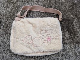 Flauschige weisse Nici Tasche