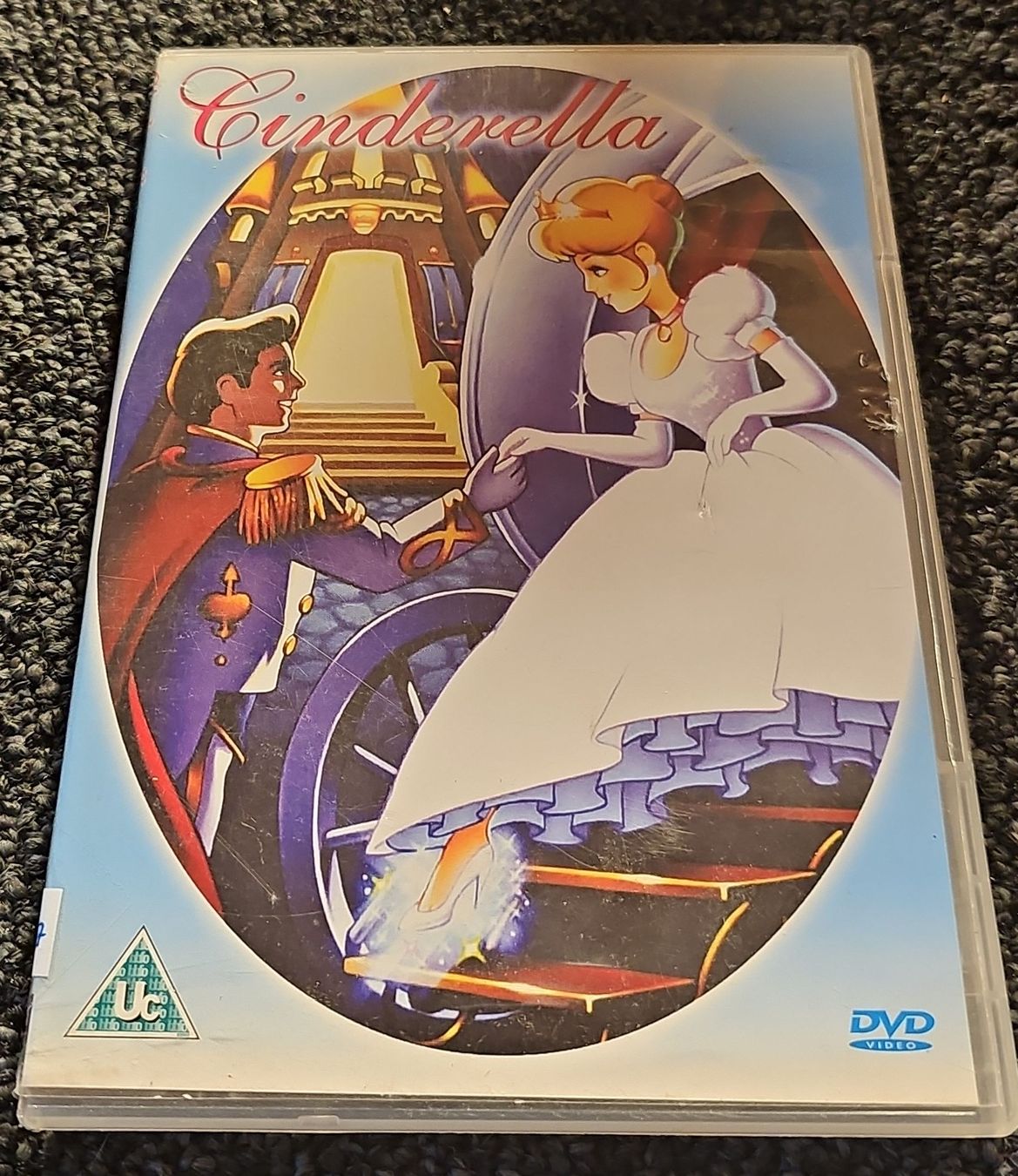 Tutti i DVDs: Märchenklassiker Cinderella (19707) – Usato da Ruswil venduto da jan_bxl5