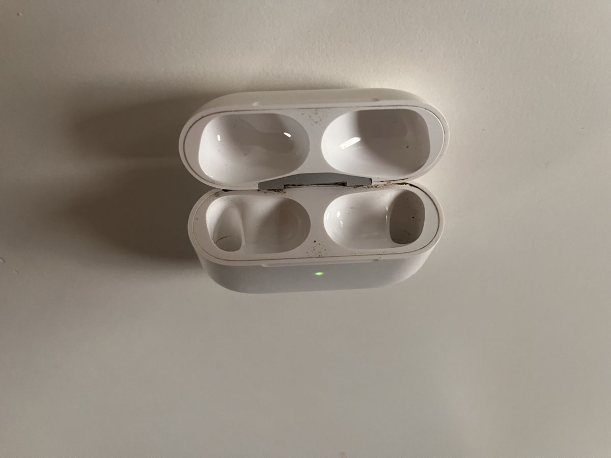Apple Chargeur: AirPods Pro 2 Case – D'occasion à Morschach par Raspouutin 1