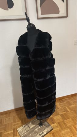 Gilet lungo in pelliccia sintetica nero 