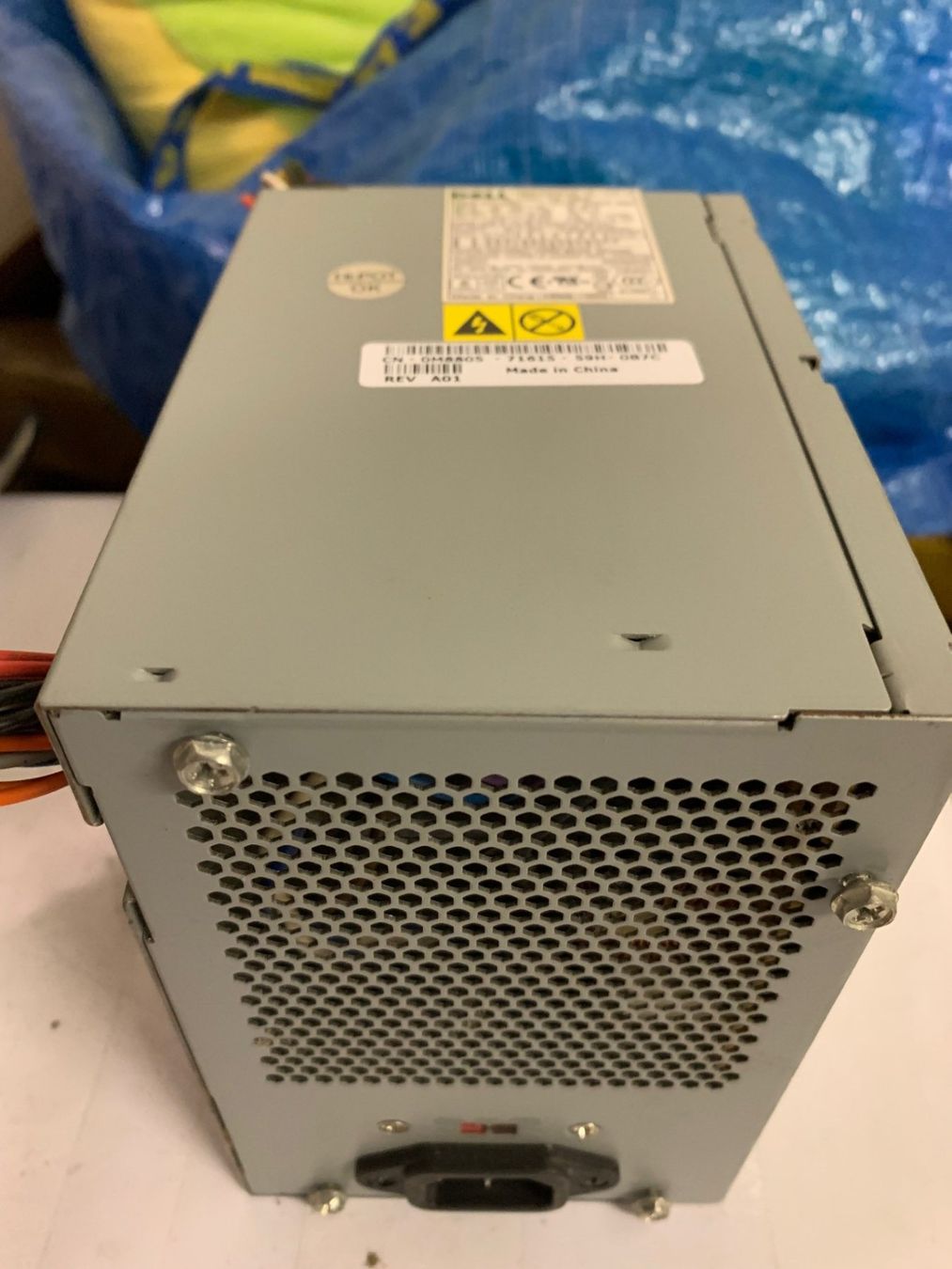 Ladegeräte: Dell Netzteil für Computer-Desktop ** 305 W – Gebraucht aus Emmen von newdeal1970 6