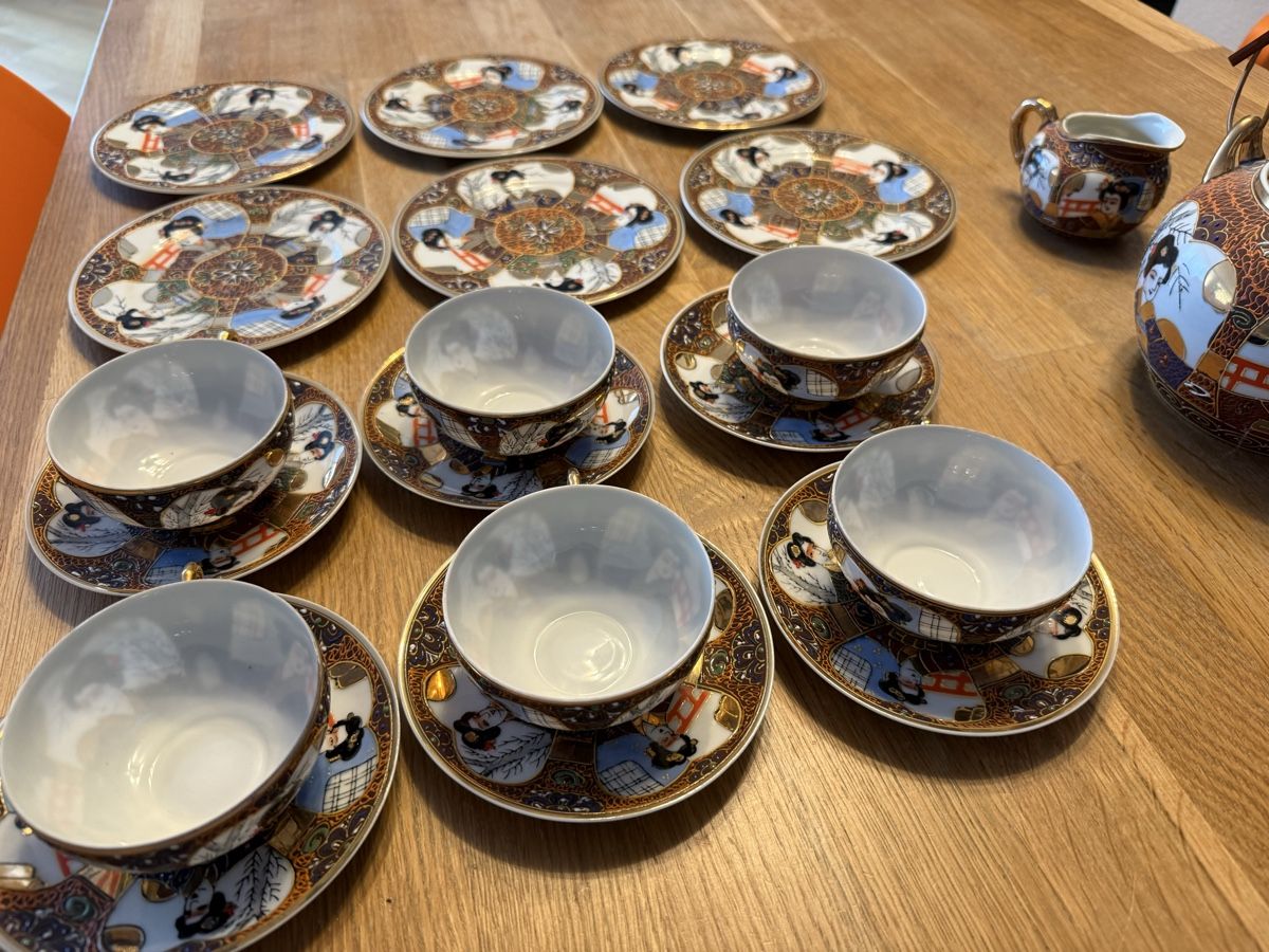 Set di piatti: Antiker Tee Service Set Japan, Tee Set  – Usato da Goldach venduto da Messerguru 3