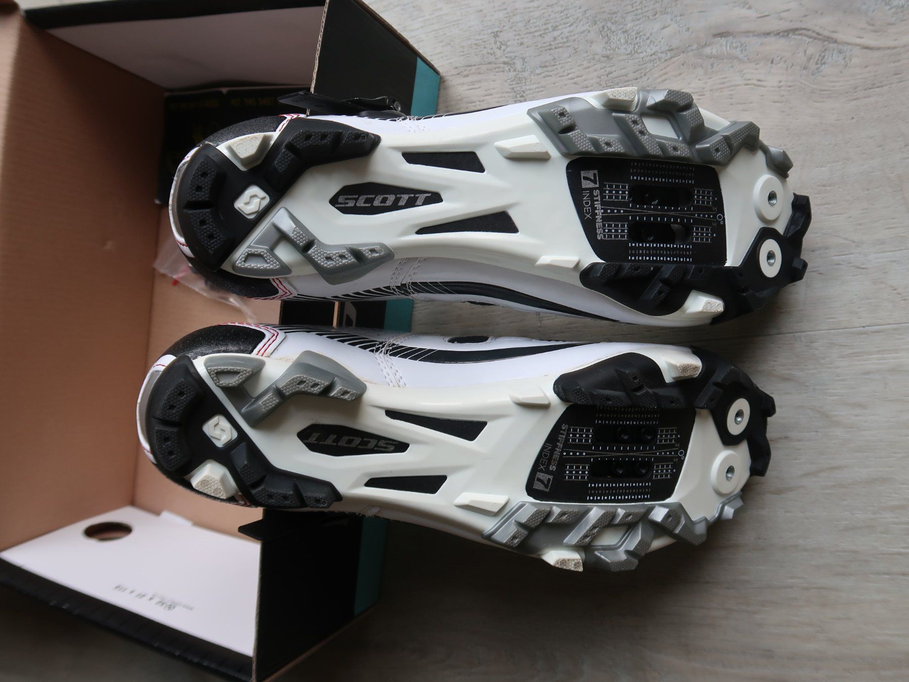 Scott Chaussures hommes: Chaussure MTB 40 SCOTT – Neuf avec emballage d'origine à La Chaux-de-Fonds par Criste 3