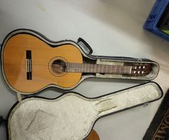 Alhambra 4P Konzertgitarre – Made in Spain, massive Zedernde