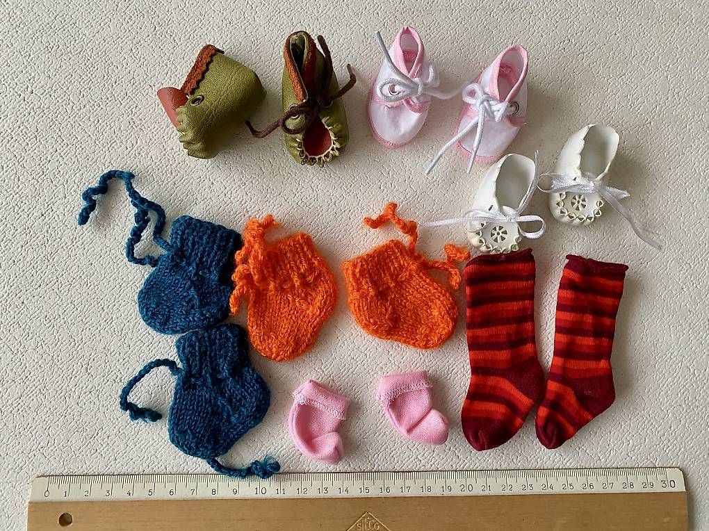 Poupées: Puppenschuhe Socken – D'occasion à Basel par 12Glory