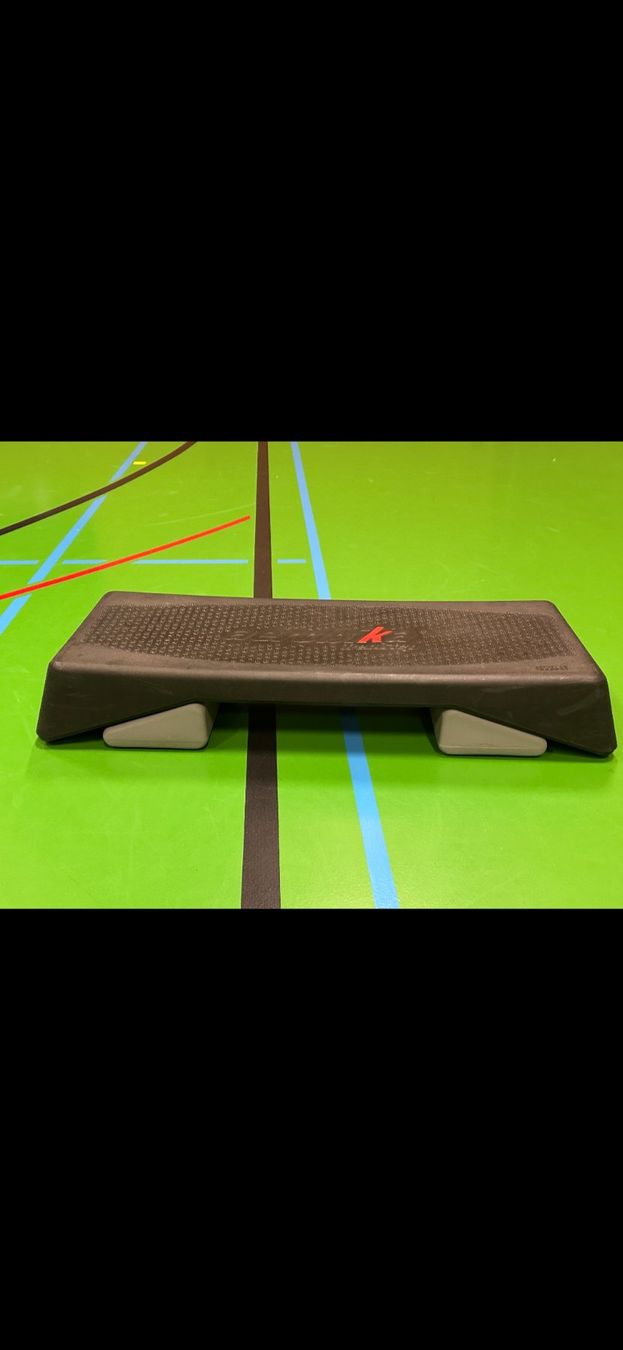 Hometrainer: Aerobic Stepper Schwarz guter Zustand – Usato da Salgesch venduto da car_6sxt