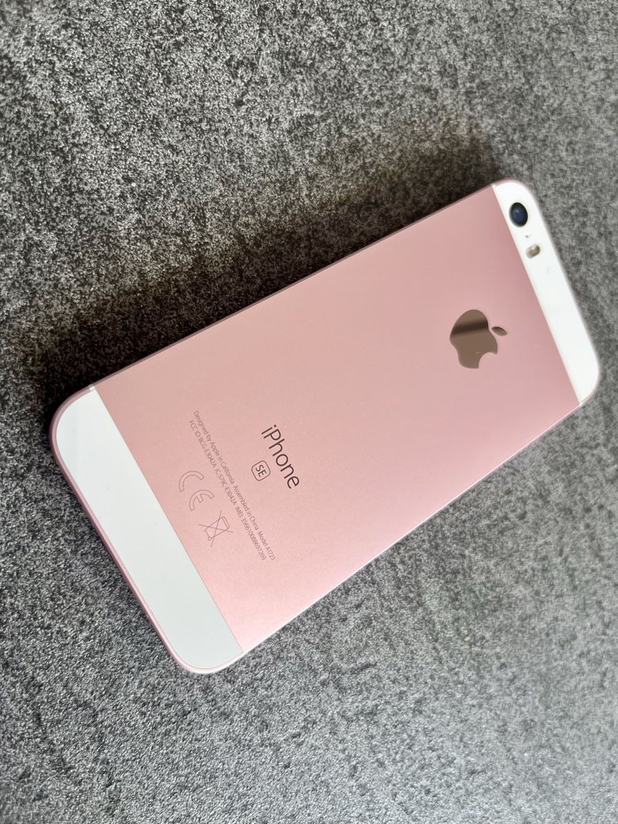 Apple Telefoni cellulari / Smartphones: iPhone SE 32gb Rose Gold 2016 model A1723 – Usato da Langnau am Albis venduto da Luke_tahoo